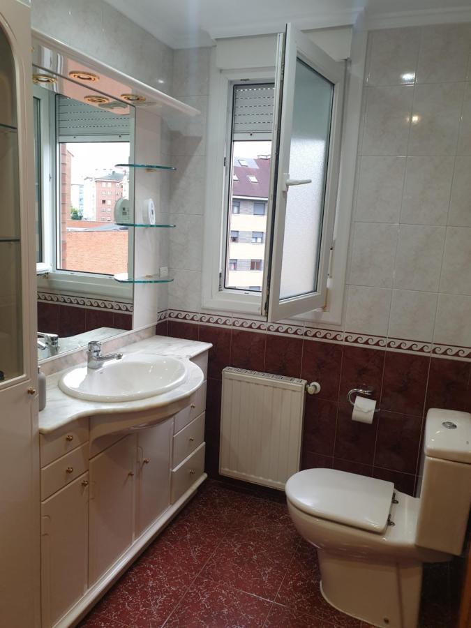 Alberto Astur Habitaciones privadas màs cocina compartida Oviedo Exterior foto