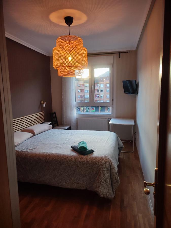Alberto Astur Habitaciones privadas màs cocina compartida Oviedo Exterior foto